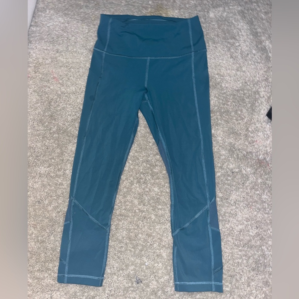 Lulu Lemon teal capri leggings size 4